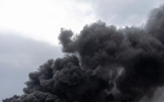 С полъх на Чернобил: Деца ходят на училище под дъжд от нефт