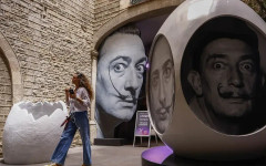 Над 300 творби на Салвадор Дали пристигат у нас