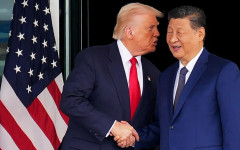 Знае ли нещо Китай? Страната призова гражданите си да напуснат Иран