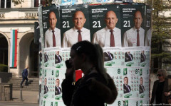 "Разбирач на Путин", "Приятел на Русия", "Троянски кон"