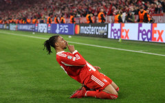 Фиго: Олисе е сред фаворитите за "Златната топка"