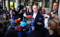 На юг от Дунава може да се появи един нов Орбан, посочва румънски политолог в коментар за парламентарните избори в България