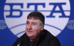 Веселин Маринов отбелязва 45-годишна кариера със "Златна колекция" и над 60 концерта в цялата страна