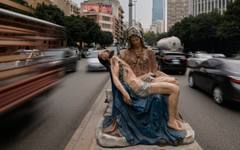 Израелски войник удря с чук статуя на Христос в Южен Ливан, армията обеща наказания