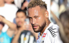 Неймар ядоса феновете на Сантос с жест, наложи се бразилецът да се обяснява