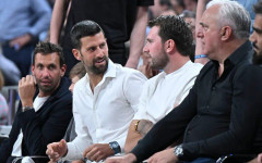 Джокович не играе, но доближава рекорди на Федерер