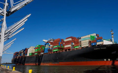 САЩ започват възстановяване на незаконните мита на Тръмп