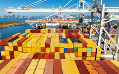 САЩ отварят портал за възстановяване на мита след отмяната на всеобхватните налози от Върховния съд на страната