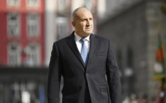 Какво следва за Радев и "Прогресивна България" при пълно мнозинство?