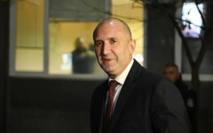 Румен Радев чака окончателните резултати за пълен коментар на вота