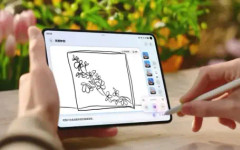 Huawei дава начало на новата ера сгъваеми смартфони