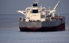 Задържан от САЩ ирански кораб вероятно е превозвал стоки с двойна употреба