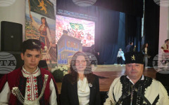 Тържествен спектакъл, посветен на 150-годишнината от Априлското въстание, събра ученици, учители и родители в Петрич