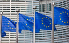 ЕС включва в санкциите срещу Иран и виновните за блокирането на Ормузкия проток