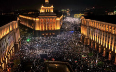 Шамар за бившата власт: Половин милион гласа по-малко след протести, нахалство и феномена Радев