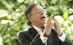 Президентът на Колумбия съди държавния глава на Еквадор за клевета