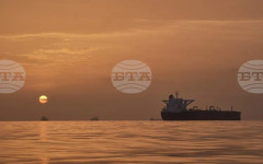 Американският флот е стрелял по ирански кораб и е поел контрола над него, съобщи Тръмп