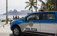 Престрелка между полиция и наркотрафиканти блокира над 200 туристи на хълм в Рио де Жанейро