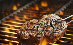 Вкусната коричка на месото – защо "златистият цвят" крие риск от рак