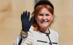 Сара Фъргюсън се укрива в луксозен ски курорт в Австрия