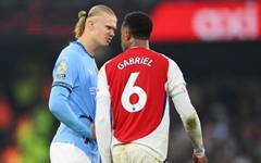 Арсенал или Сити ще грабне титлата в Англия? Сметките и пълната програма