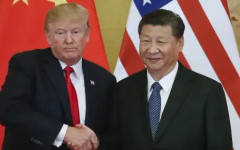 Тръмп ходи по тънък лед в опит да запази крехкото примирие с Китай