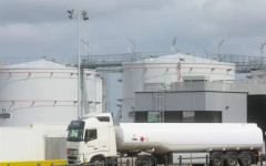 Ормузкият проток почти блокиран, преминават едва три кораба