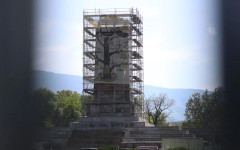 Демонтират скелето на Паметника на Съветската армия