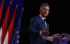 Петер Мадяр - политикът, израснал в семейство на магистрати и унгарски президент