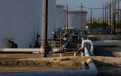 Петролът поевтинява, САЩ са в готовност да прекратят блокадата на Ормузкия проток*