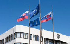 Словакия решава на референдум да получава ли премиера пожизнена пенсия