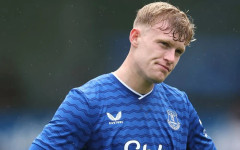 Край на сезона за бранител на Евертън. Пропуска Световното