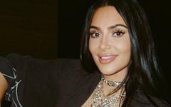 Ким Кардашиян вече не крие романса си с Люис Хамилтън, седна му в скута