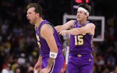 Дончич и Рийвс все по-близо до завръщане в игра за Лейкърс