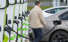 Войната в Иран изстреля продажбите на електромобили в Европа с 51%