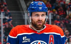 Филаделфия и Каролина с втори победи в плейофите в NHL