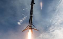SpaceX с 600 успешно приземени ракети