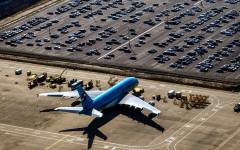 Колко барела самолетно гориво зарежда България в сравнение с лидерите?