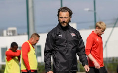 Краковия уволни треньора след тежка загуба, Минчев пред завръщане в игра