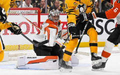 Владар със "суха" мрежа, тийнейджър влезе в историята във втория мач на Флайърс срещу Питсбърг