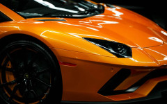 Тази ракета на колела има 525 к.с. и въпреки това може да я карате по улиците и шосетата без ограничения