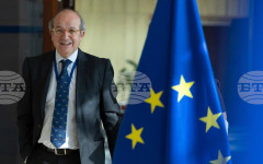 Европа трябва да се концентрира много повече върху собствено военно производство и усилия за отбрана, заяви еврокомисарят по отбраната в интервю за Европейски нюзрум