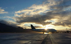 Конфликтите намаляват полетите, но рафинерията в Бургас предпазва летищата у нас