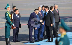 МОНЦАМЕ: Монголският президент пристигна на официално посещение в Казахстан