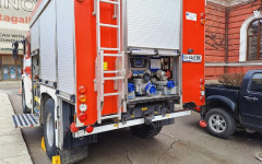 Пожар изпепели покрива на къща в Кюстендил, спасиха първия етаж