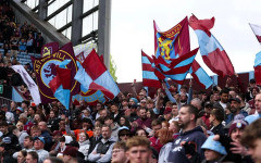 Астън Вила затваря цяла трибуна на "Вила Парк", за да увеличи капацитета на стадиона