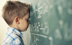 Учебният материал да бъде намален с 35% сега, а не през 2029 г.: Учителският синдикат с ново искане