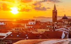 Алгеро: Средновековният испански чар на Сардиния край морето