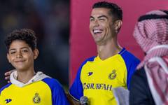 В стил "ЛеБрон Джеймс": Ал Насър събира на терена Кристиано Роналдо със сина му