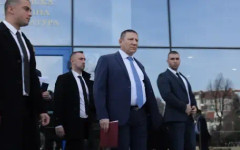 Оставката на Сарафов: усещане за добре режисирана сцена?